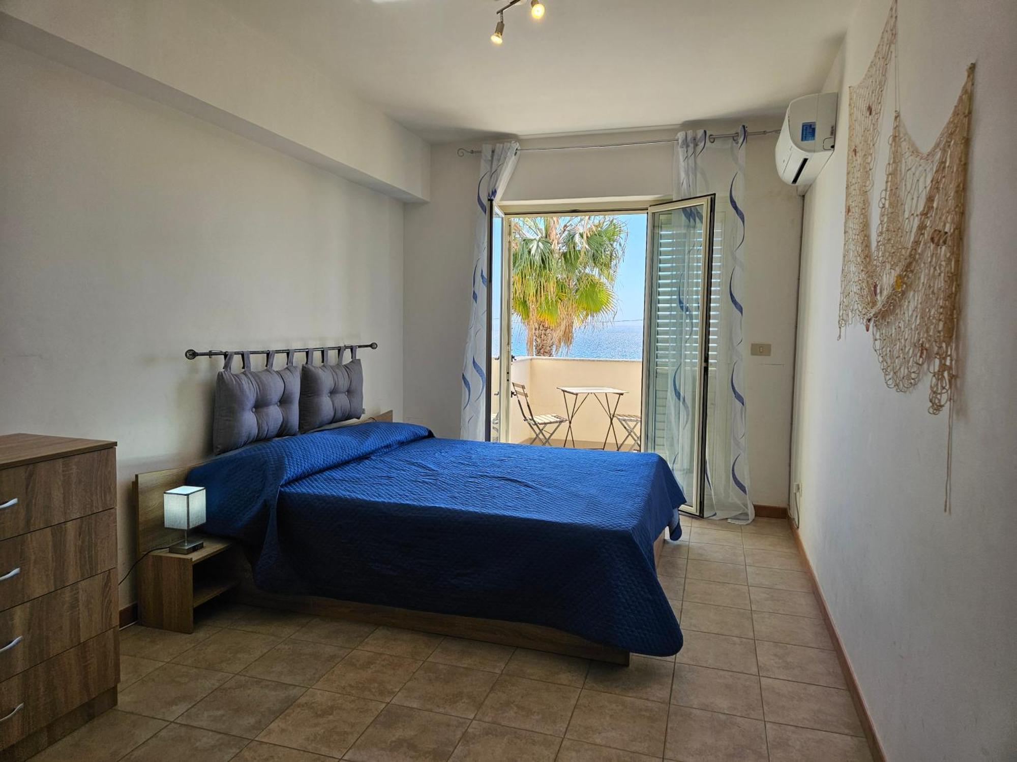 Family House Letojanni Taormina Apartment ภายนอก รูปภาพ